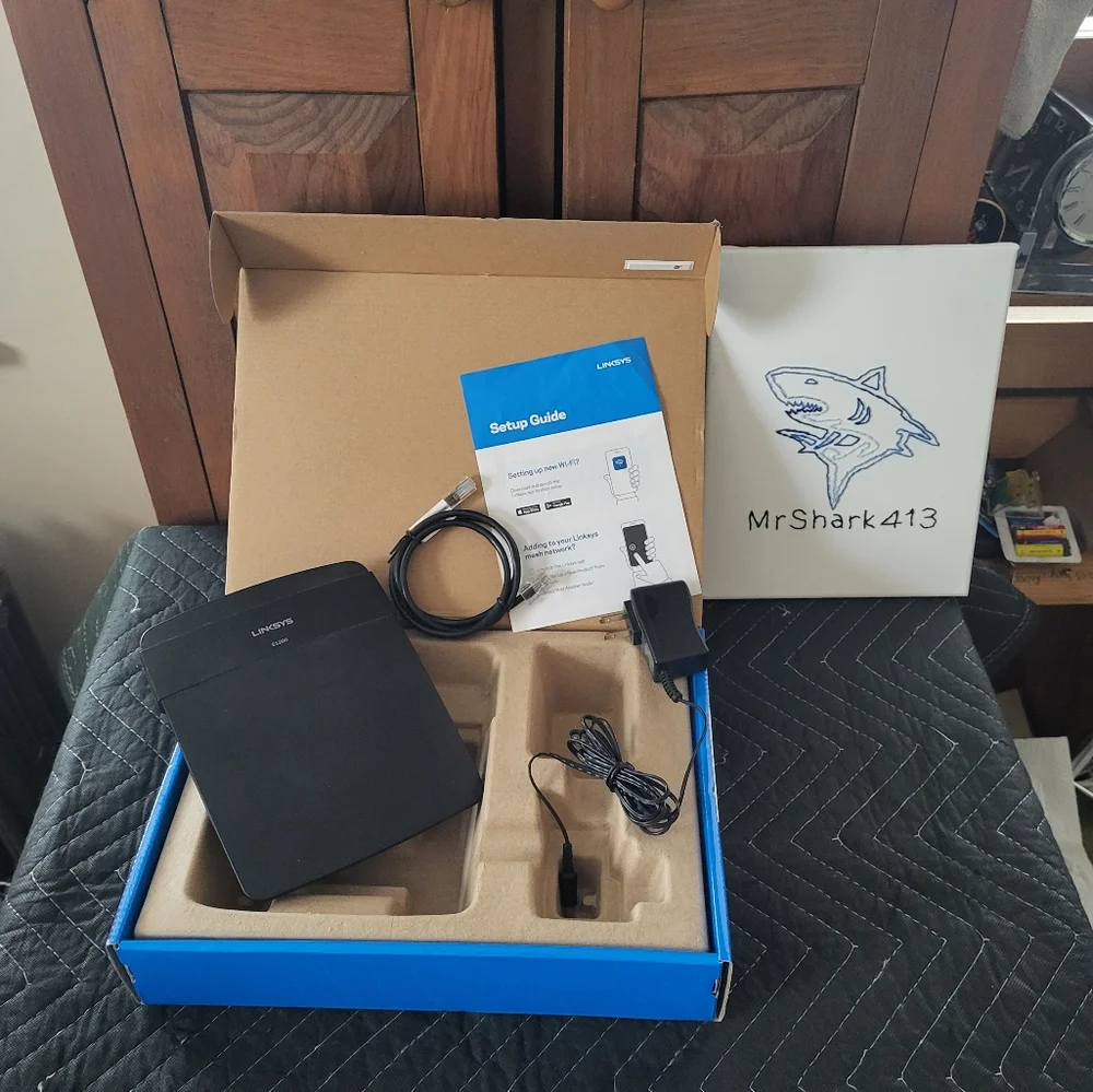 Linksys Router - Picture 5 of 11